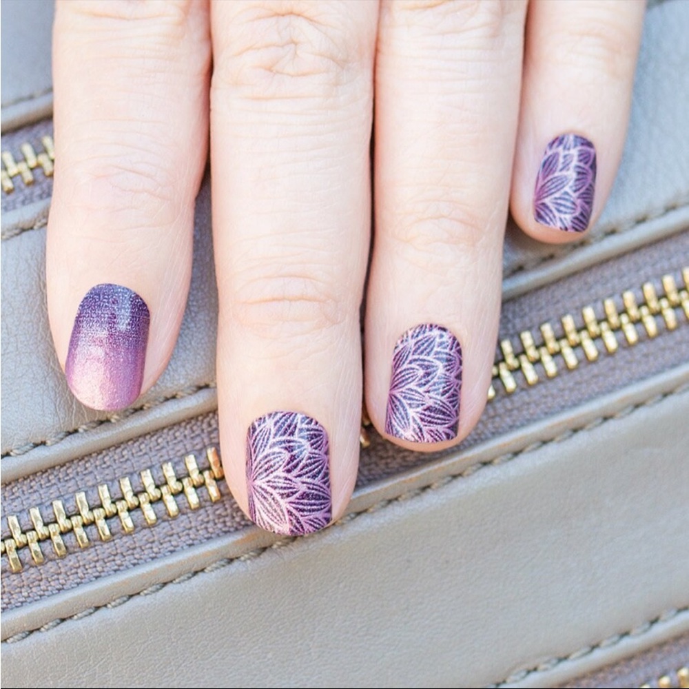 *Retired* Color Street: Rule of Plum | Purple Rose Gold Floral Fall Spring Ombre